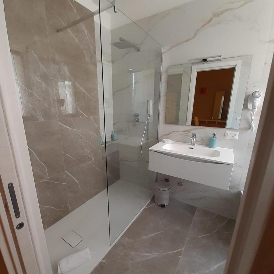 Sweet Suite Margherita B&B Маргерита-ді-Савоя Екстер'єр фото