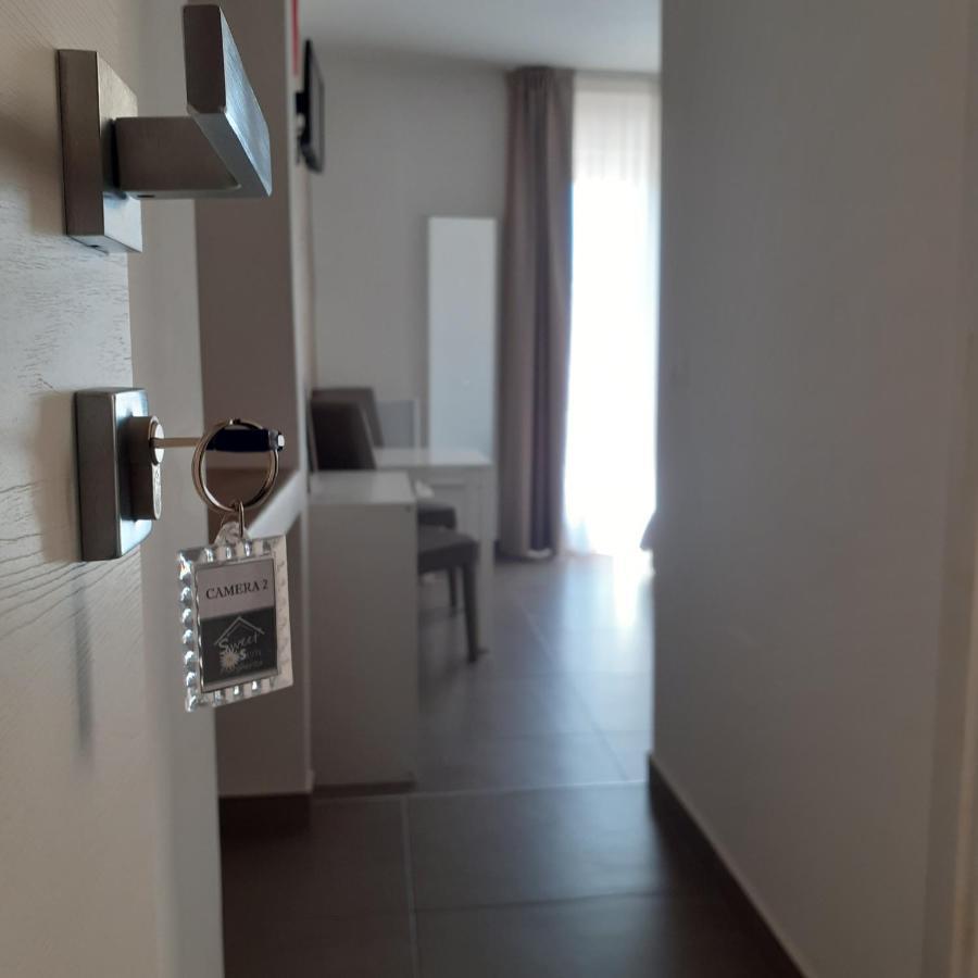 Sweet Suite Margherita B&B Маргерита-ді-Савоя Екстер'єр фото